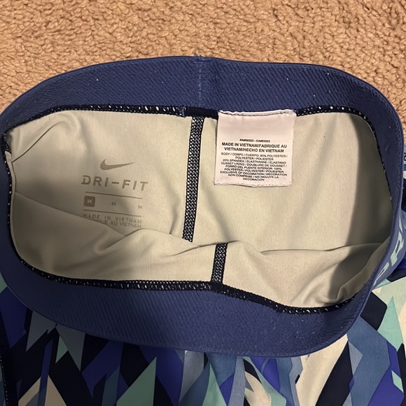 Nike Pros - Picture 3 of 3